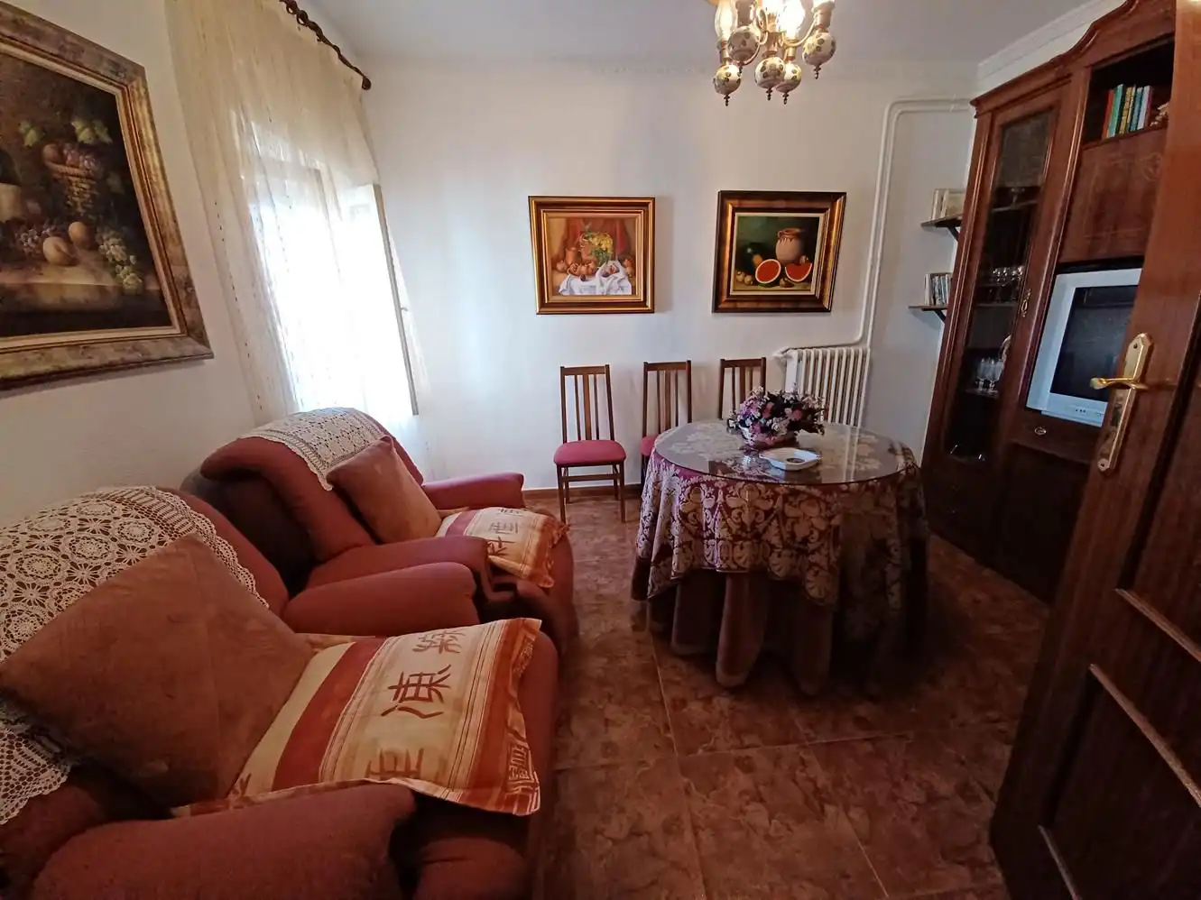 Sala d'estar de Casa o xalet en venda en Minaya amb Calefacció, Traster i Piscina