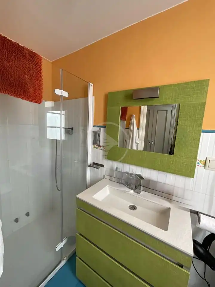 Badezimmer von Wohnung zum Verkauf in Linares mit Klimaanlage