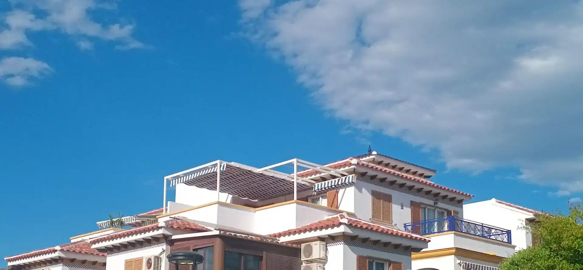 Vista exterior de Ático de alquiler en Vera con Aire acondicionado, Jardín privado y Piscina