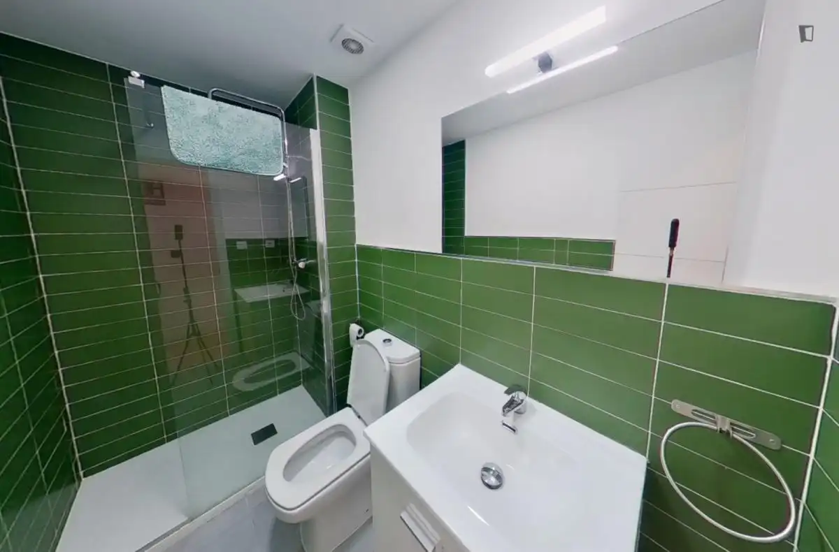 Bany de Apartament per a compartir en Madrid amb Calefacció, Moblat i Forn