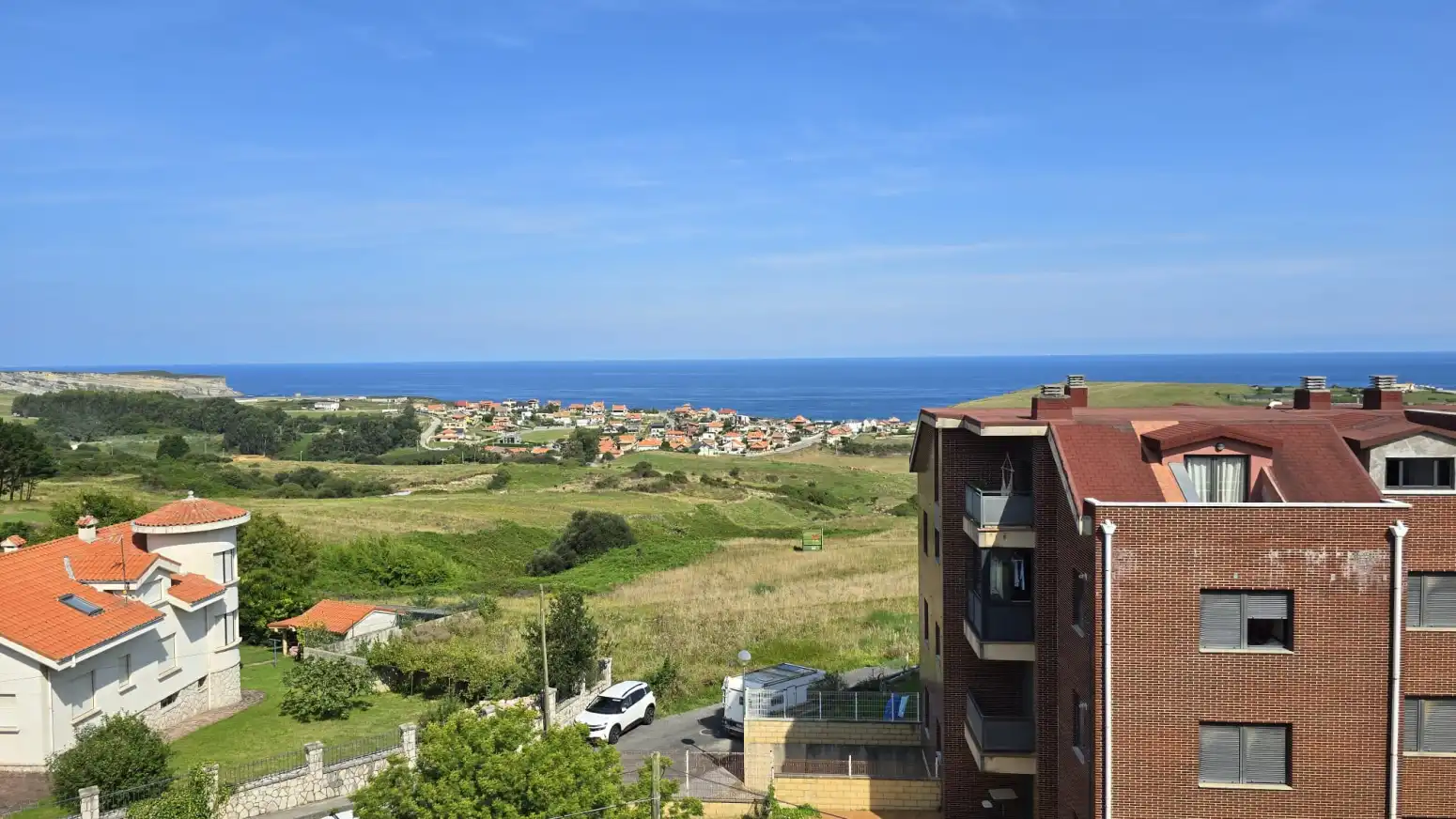 Vista exterior de Pis en venda en Suances amb Calefacció, Parquet i Moblat