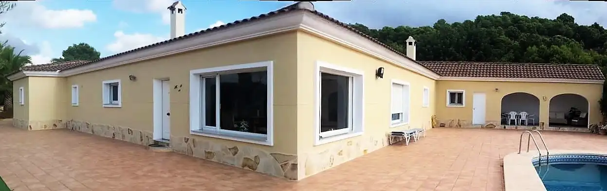 Casa rústica amb piscina en venda a Altea ciudad