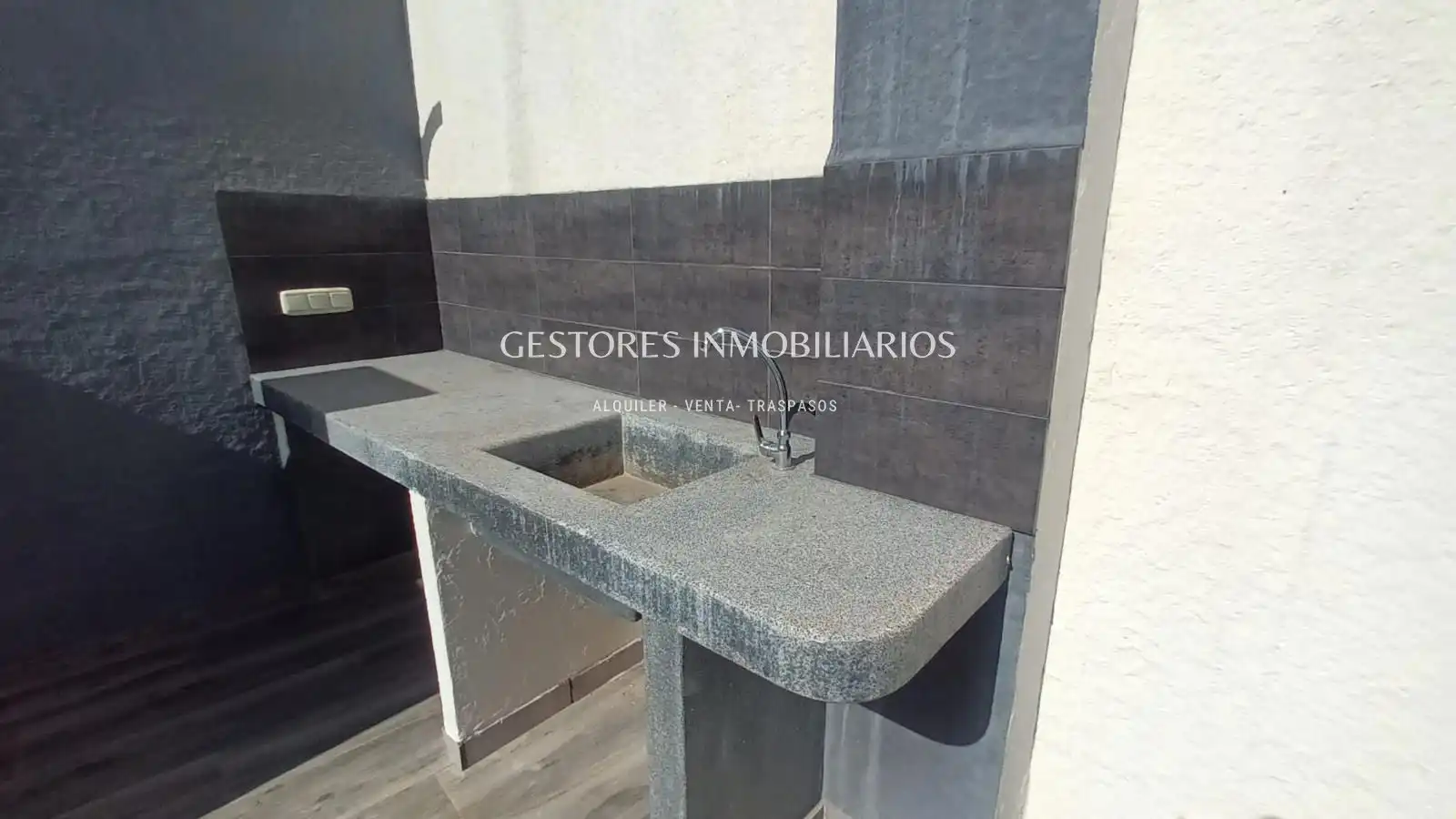 Terrassa de Casa o xalet en venda en Gaianes, Alicante