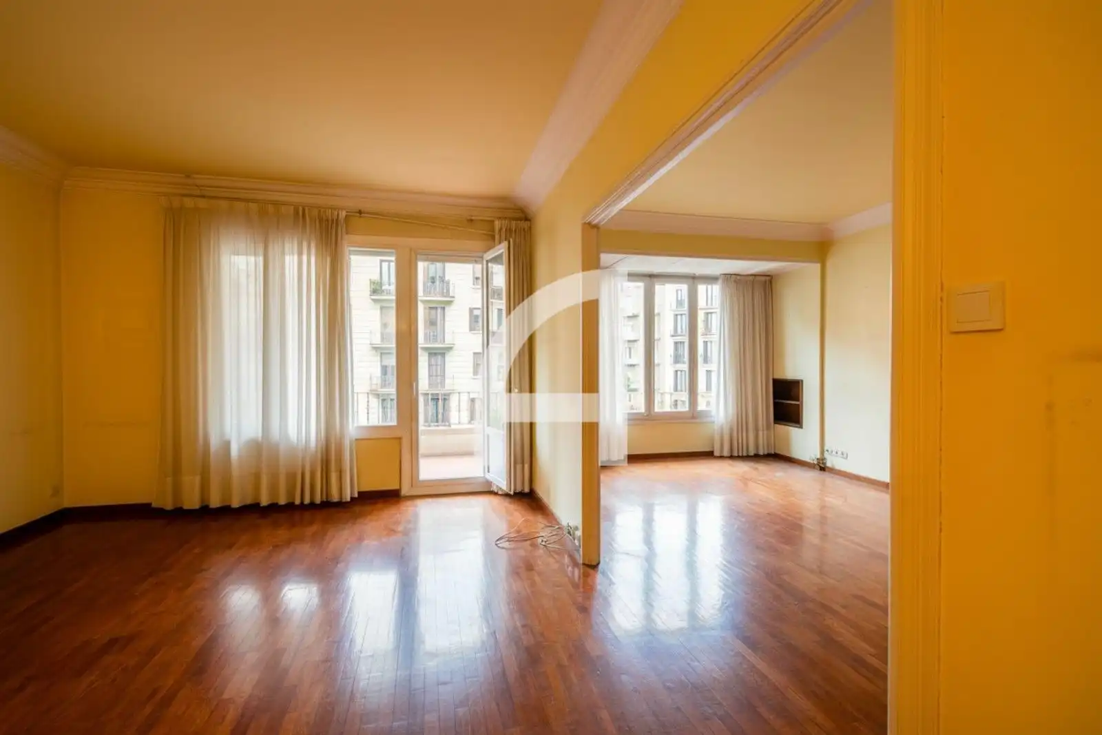 Living room of Flat for sale in  Barcelona Capital  with Heating, Parquet flooring and Terrace