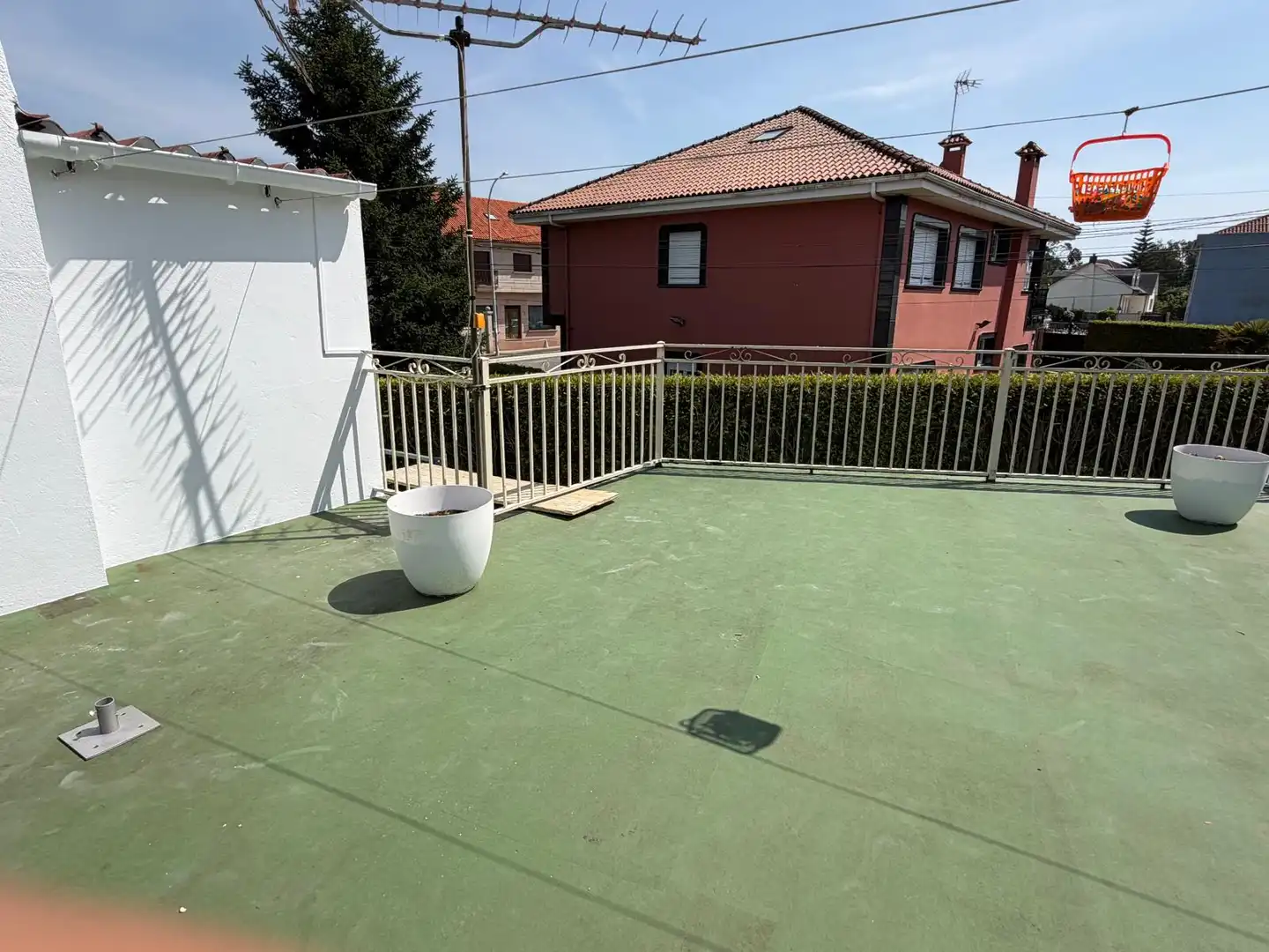 Terrassa de Casa adosada en venda en Boiro amb Calefacció, Jardí privat i Terrassa