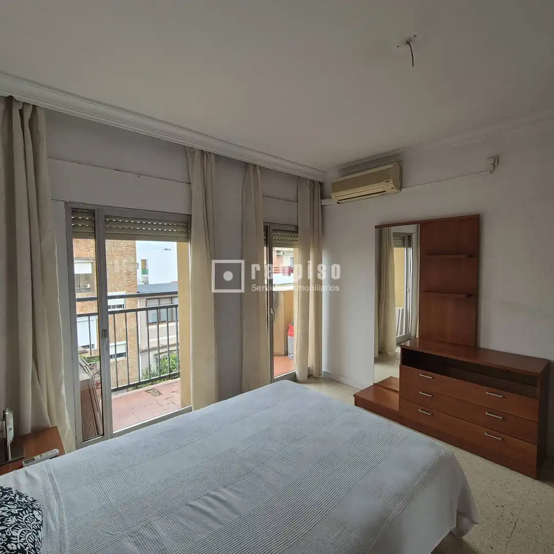 Bedroom of Flat for sale in Sevilla  with Air Conditioner, Heating and Terrace