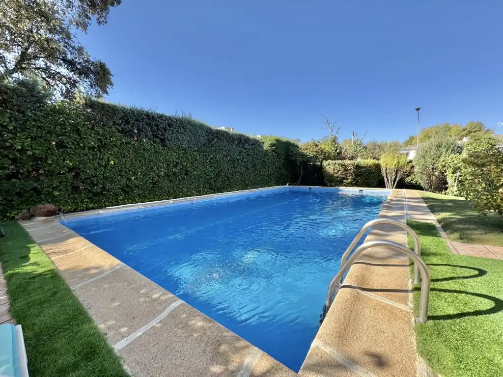 Piscina de Casa o chalet en venta en Algete