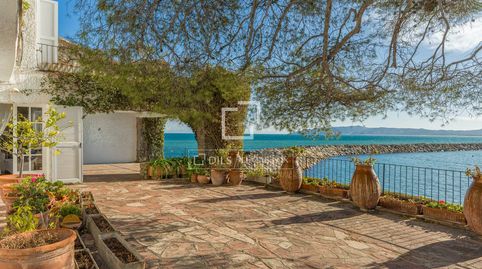 Exclusiva villa mediterránea en primera línea de mar en lEstartit