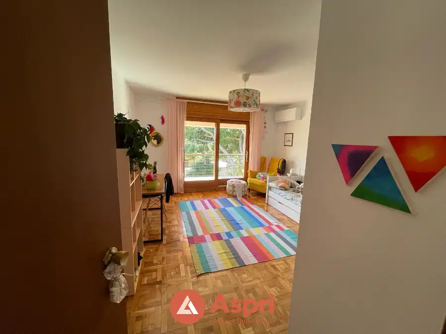 Dormitori de Casa o xalet en venda en Esplugues de Llobregat amb Aire condicionat, Calefacció i Jardí privat