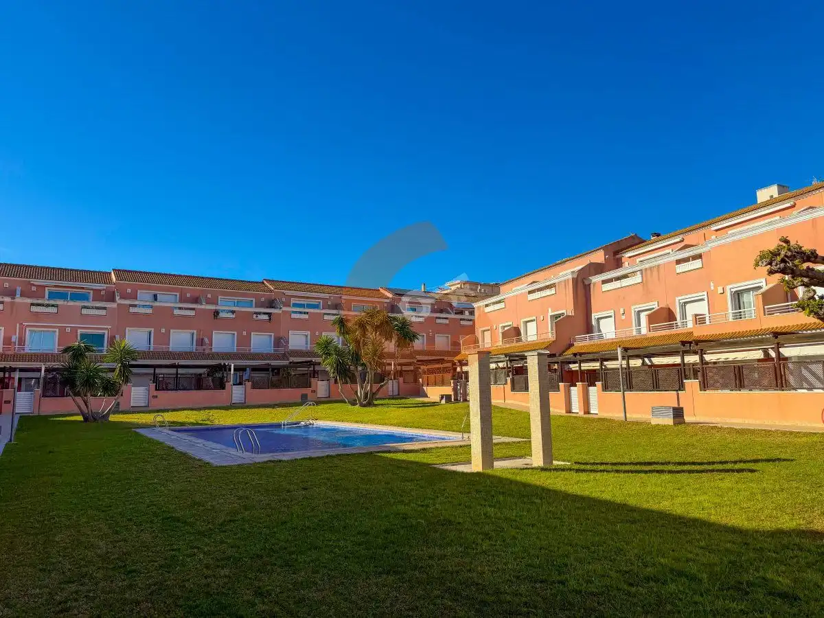 Vista exterior de Casa o xalet en venda en El Vendrell amb Aire condicionat, Calefacció i Terrassa