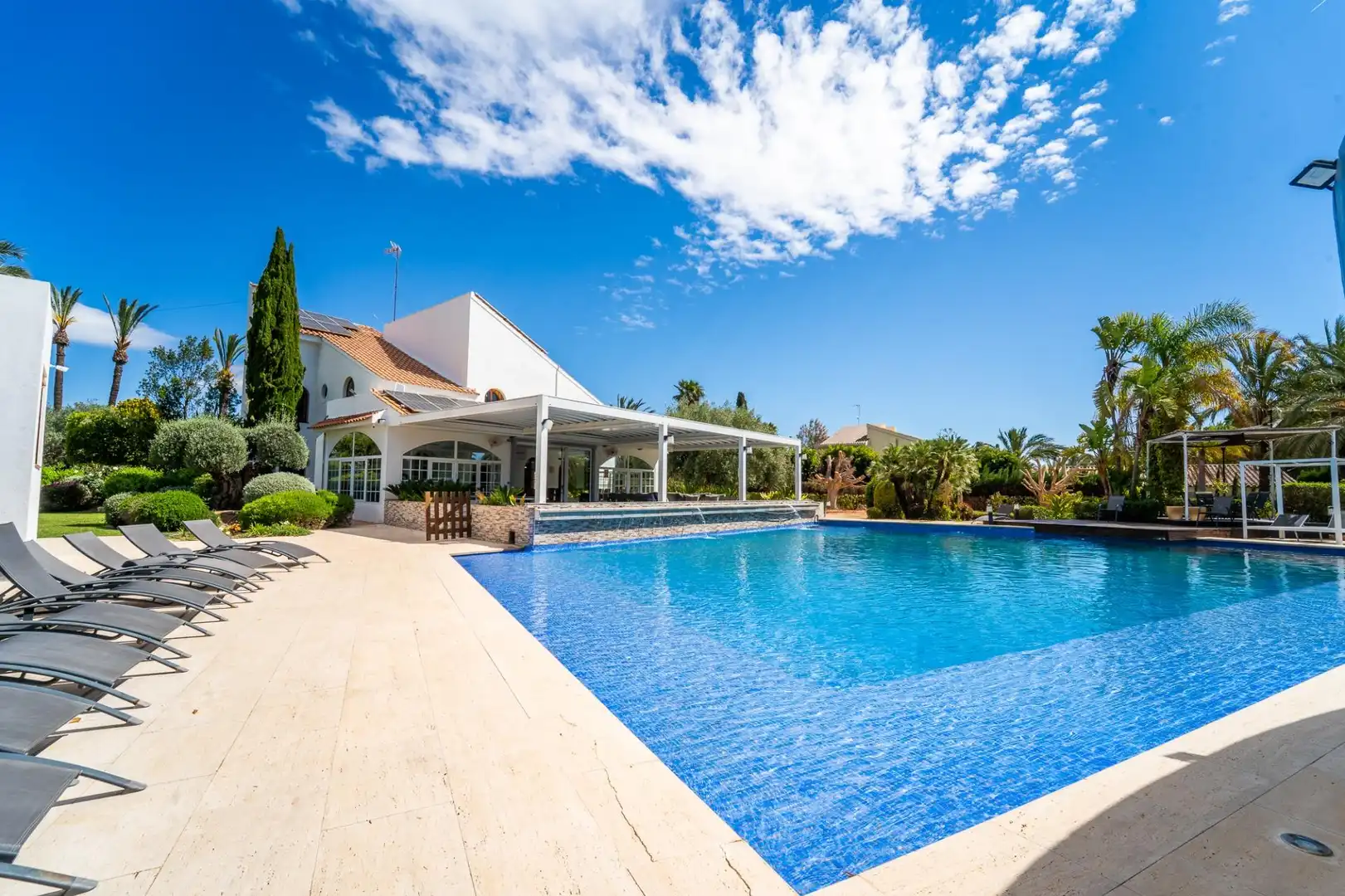 Chalet con piscina en venta en Alzabares, imagen 2