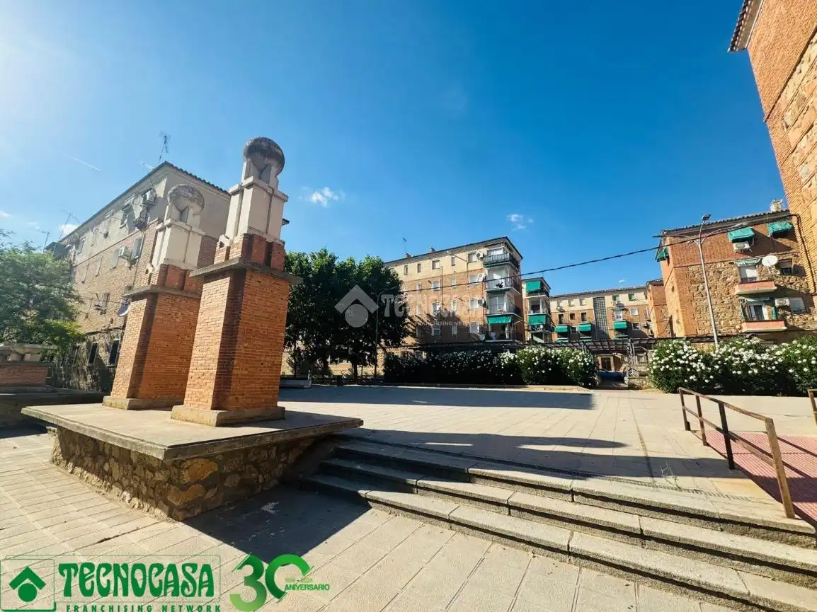 Vista exterior de Pis en venda en Toledo amb Balcó