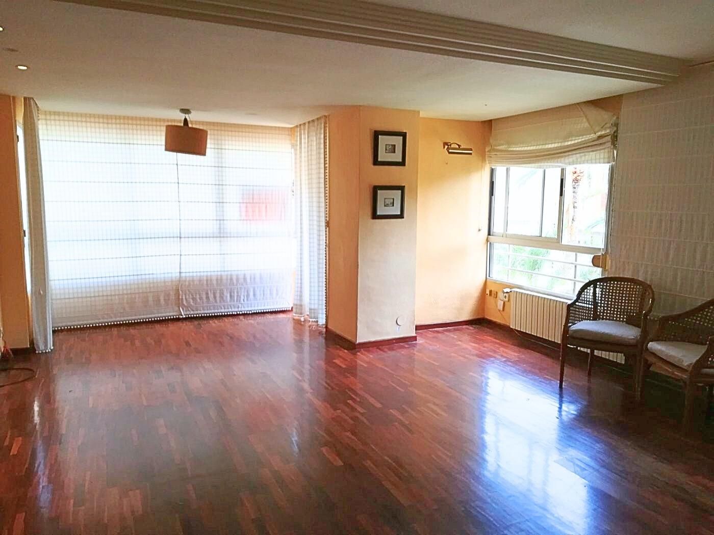 Sala de estar de Piso en venta en Elche / Elx con Jardín privado y Parquet
