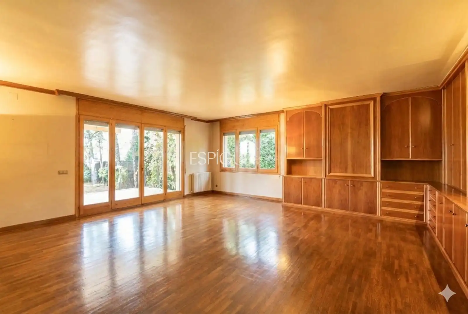 Living room of Houses for sale in Sant Cugat del Vallès  with Air Conditioner, Heating and Parquet flooring
