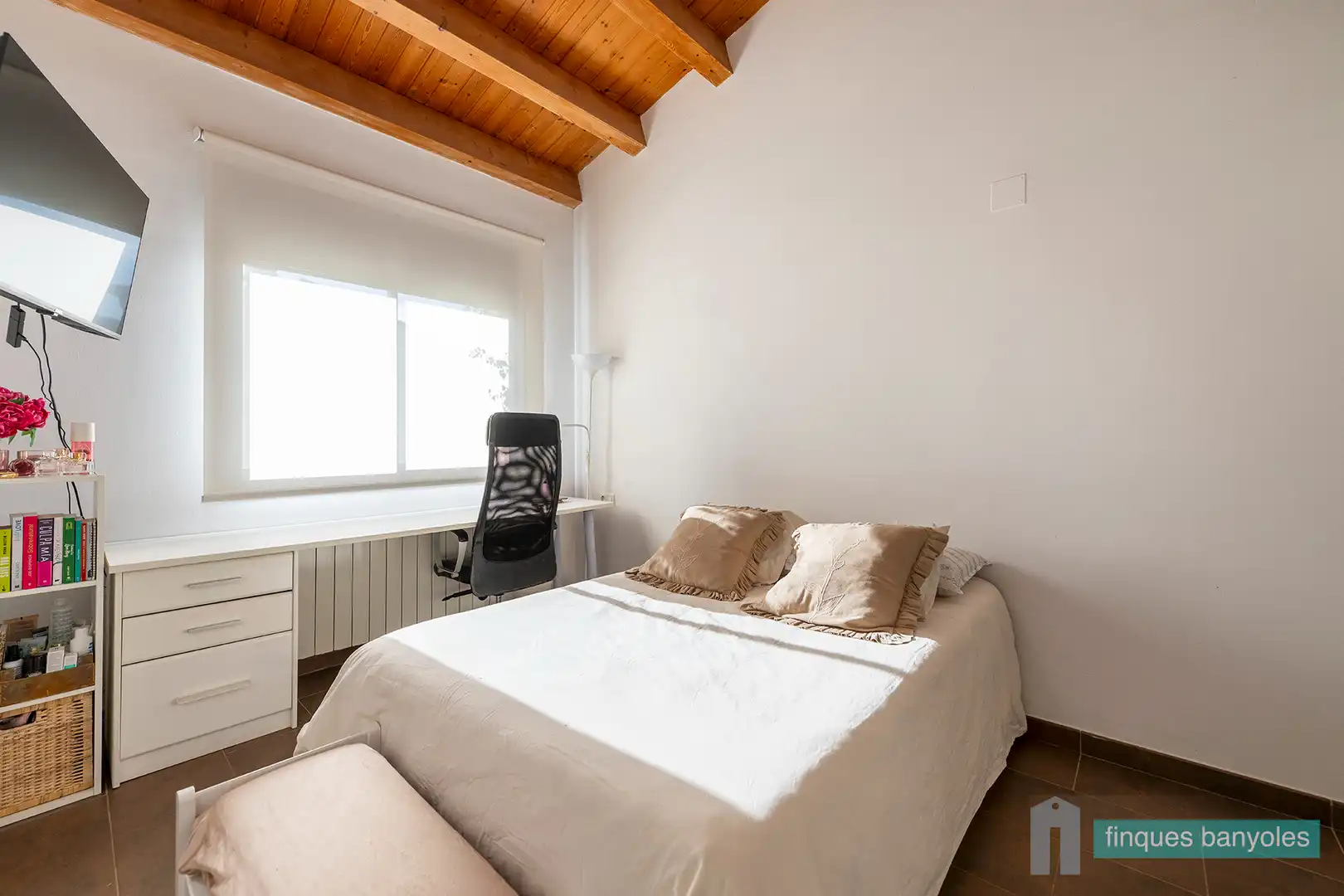 Habitación de Casa adosada en venta en Porqueres con Aire acondicionado, Calefacción y Jardín privado