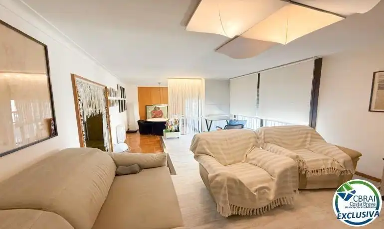 Wohnzimmer von Wohnungen zum Verkauf in Figueres mit Parkett, Terrasse und Möbliert