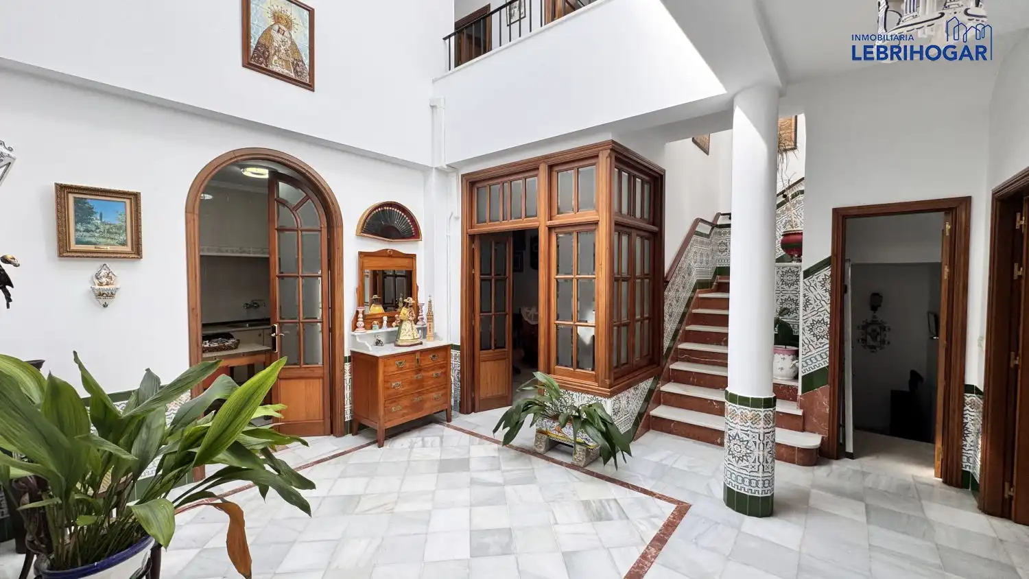 Casa o chalet en venta en Lebrija con Calefacción, Trastero y Balcón