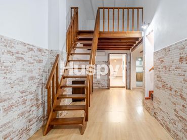 Haus mit Balkon zum Verkauf in Carrer del Tir