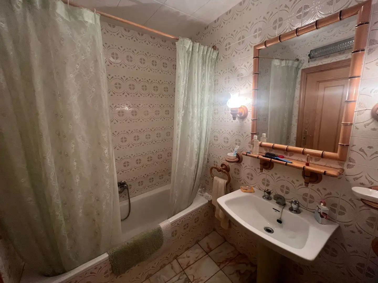 Baño de Casa o chalet en venta en Pedrosa del Rey con Calefacción, Jardín privado y Terraza