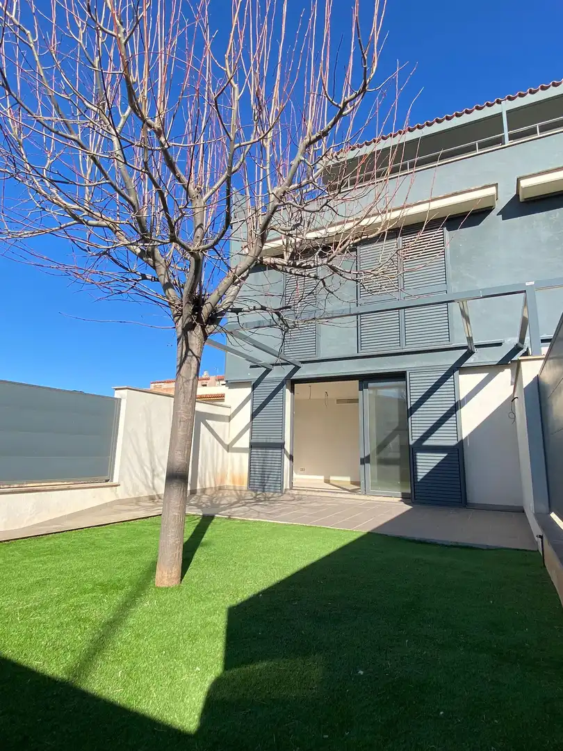 Casa adosada en venta en Carrer dels Prats, 6, Alió
