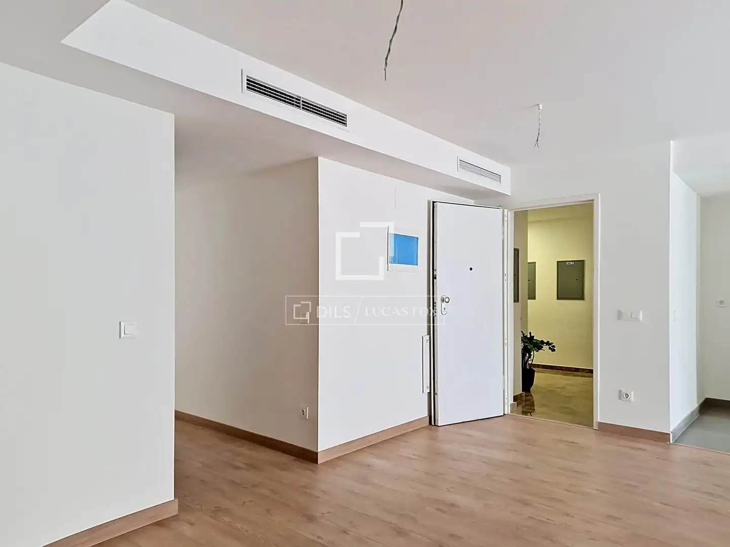 Wohnung zum Verkauf in Vilanova i la Geltrú mit Klimaanlage, Heizung und Parkett
