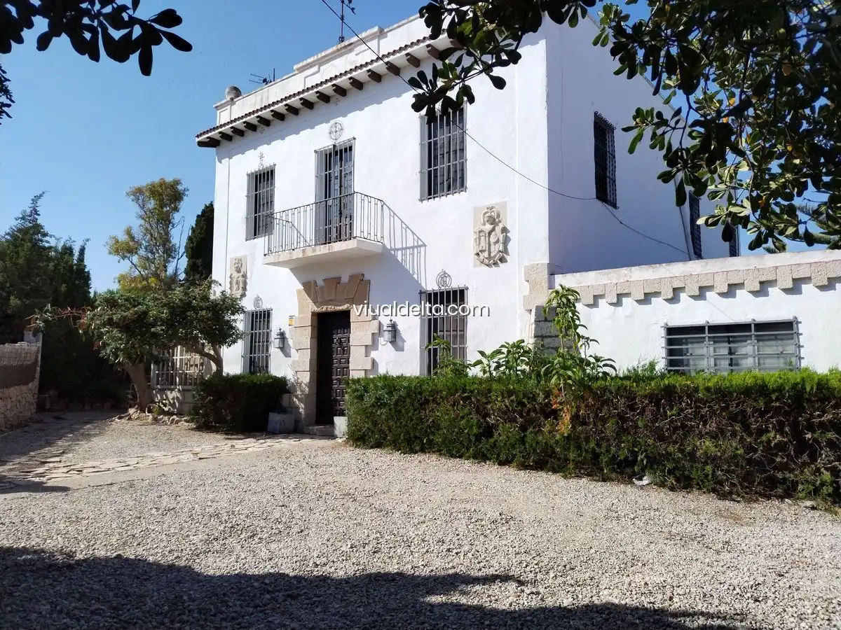 Villa mit Garten zum Verkauf in Nord