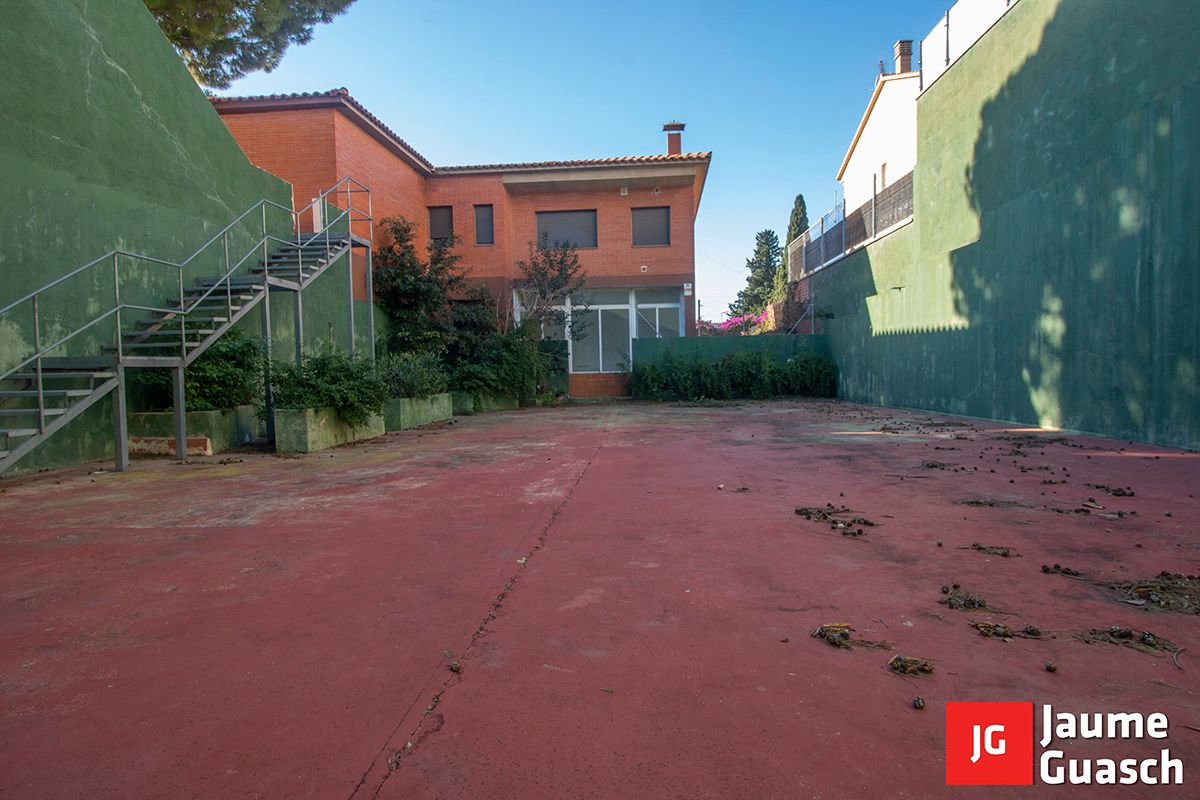 Vista exterior de Casa o xalet en venda en La Pobla de Montornès   amb Jardí privat, Terrassa i Alarma