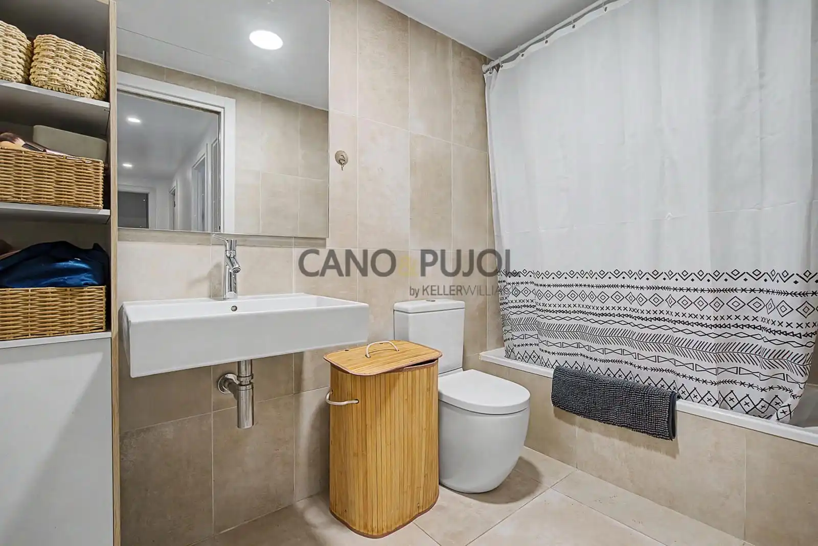Bany de Pis en venda en Montcada i Reixac amb Aire condicionat, Calefacció i Terrassa