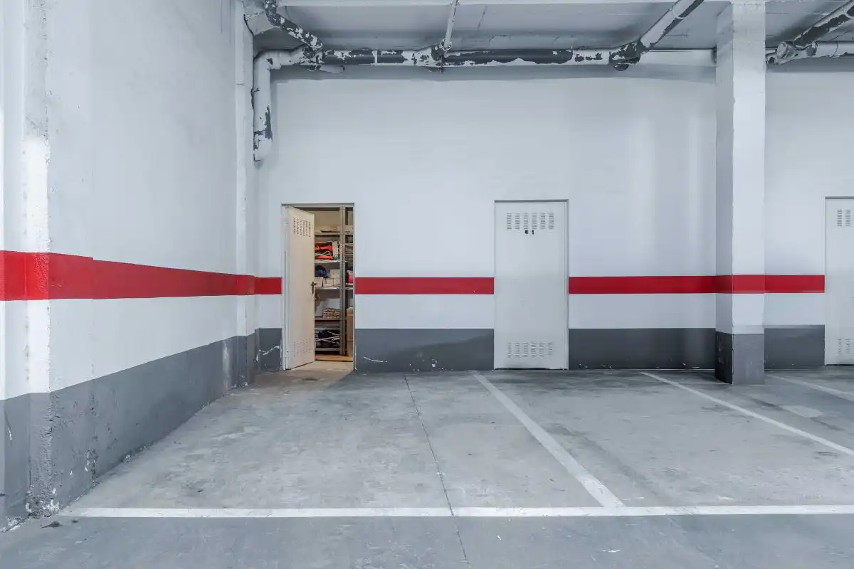 Parkplatz von Dachboden zum Verkauf in Guillena mit Heizung, Terrasse und Abstellraum
