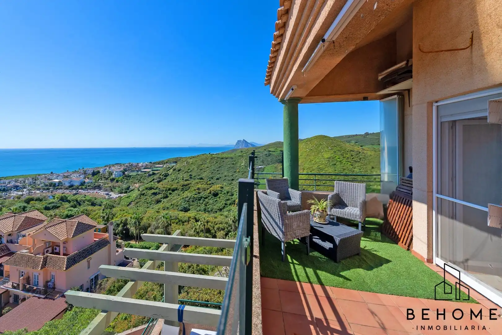 Terraza de Ático en venta en La Alcaidesa con Jardín privado, Terraza y Piscina comunitaria