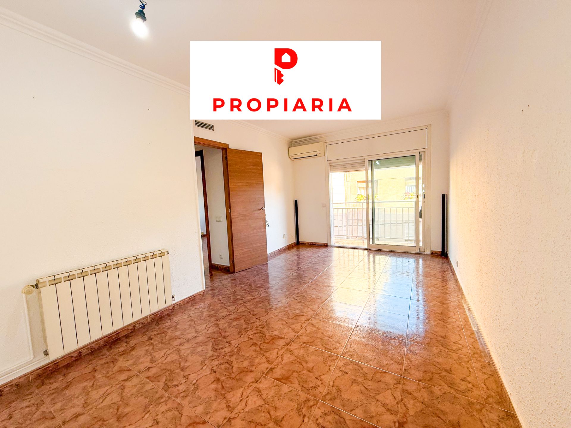 Außenansicht von Wohnung zum verkauf in Sant Vicenç Dels Horts mit Klimaanlage, Heizung und Balkon