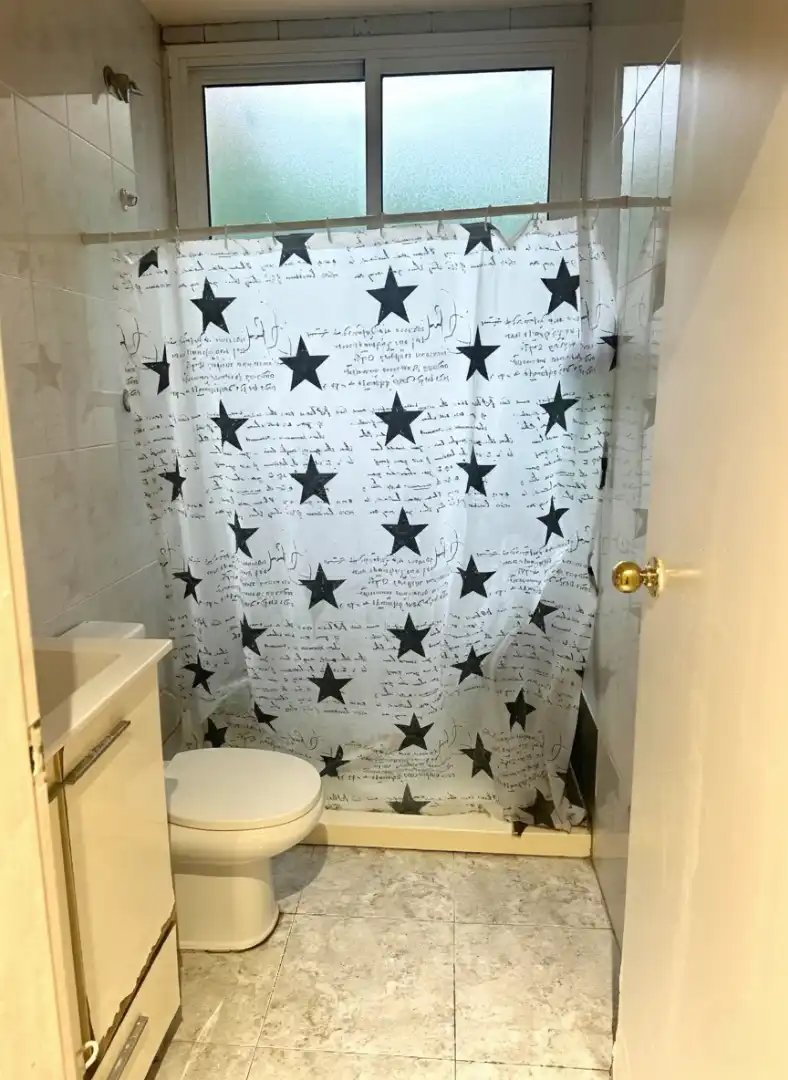 Baño de Piso en venta en Olot con Terraza