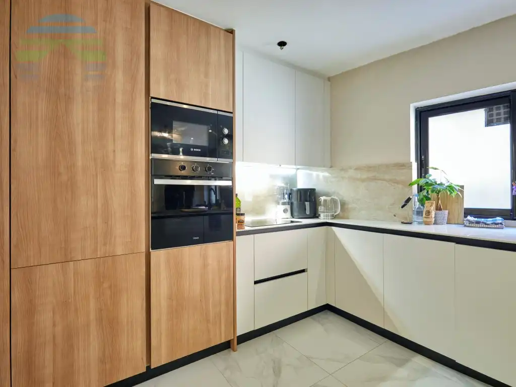Küche von Wohnung zum Verkauf in Barcelona mit Klimaanlage und Heizung