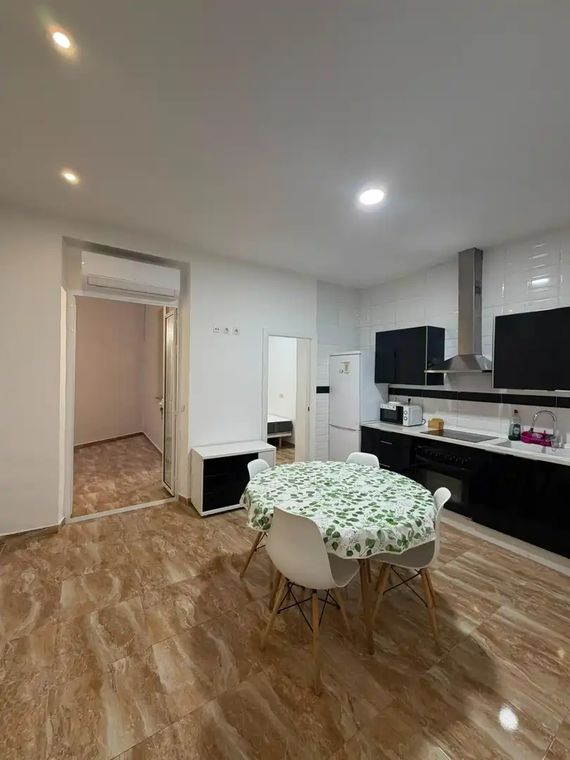 Cocina de Planta baja de alquiler en Alicante / Alacant con Aire acondicionado, Calefacción y Amueblado