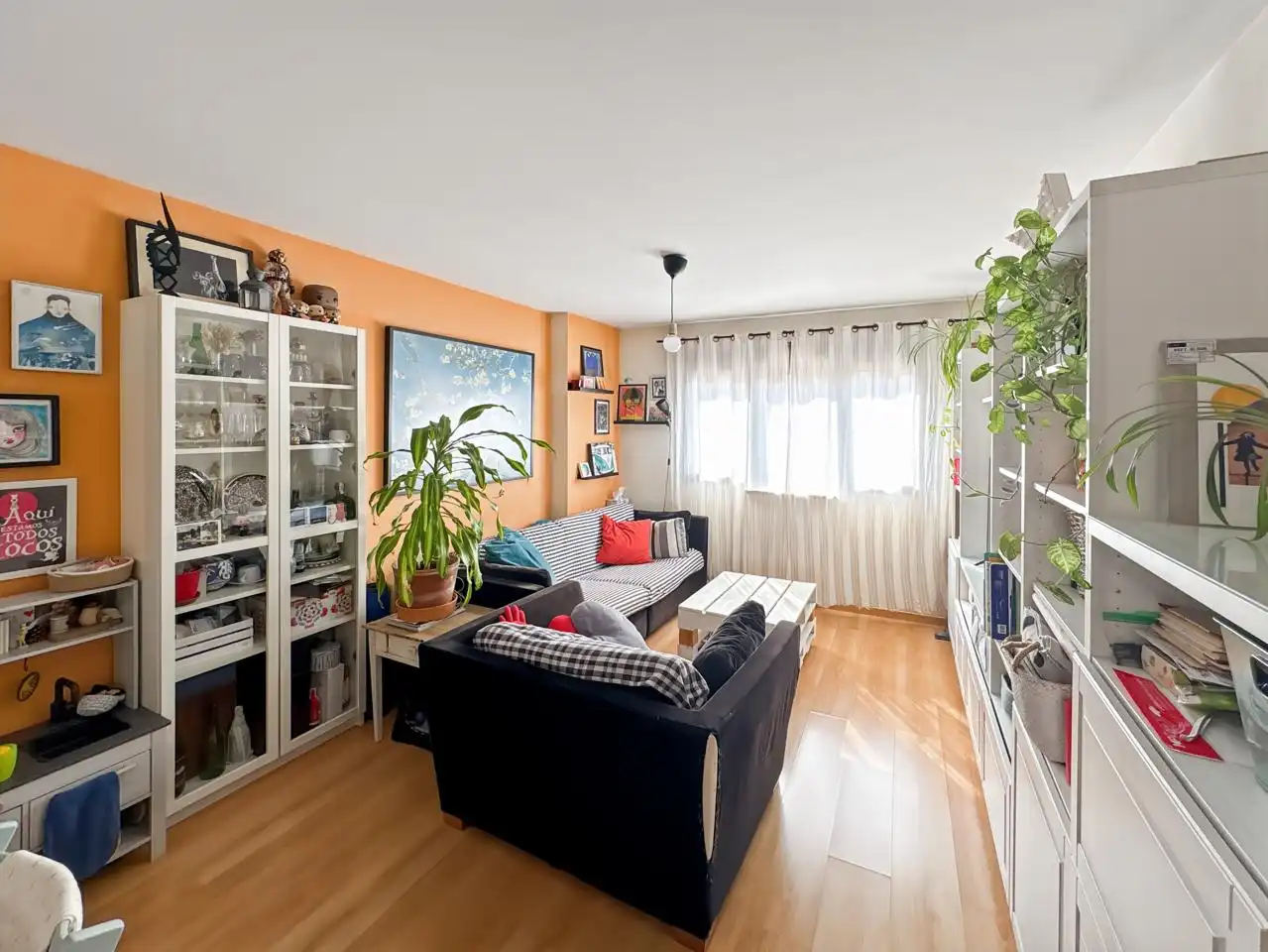 Living room of Flat for sale in Madrid  with Air Conditioner, Heating and Community pool