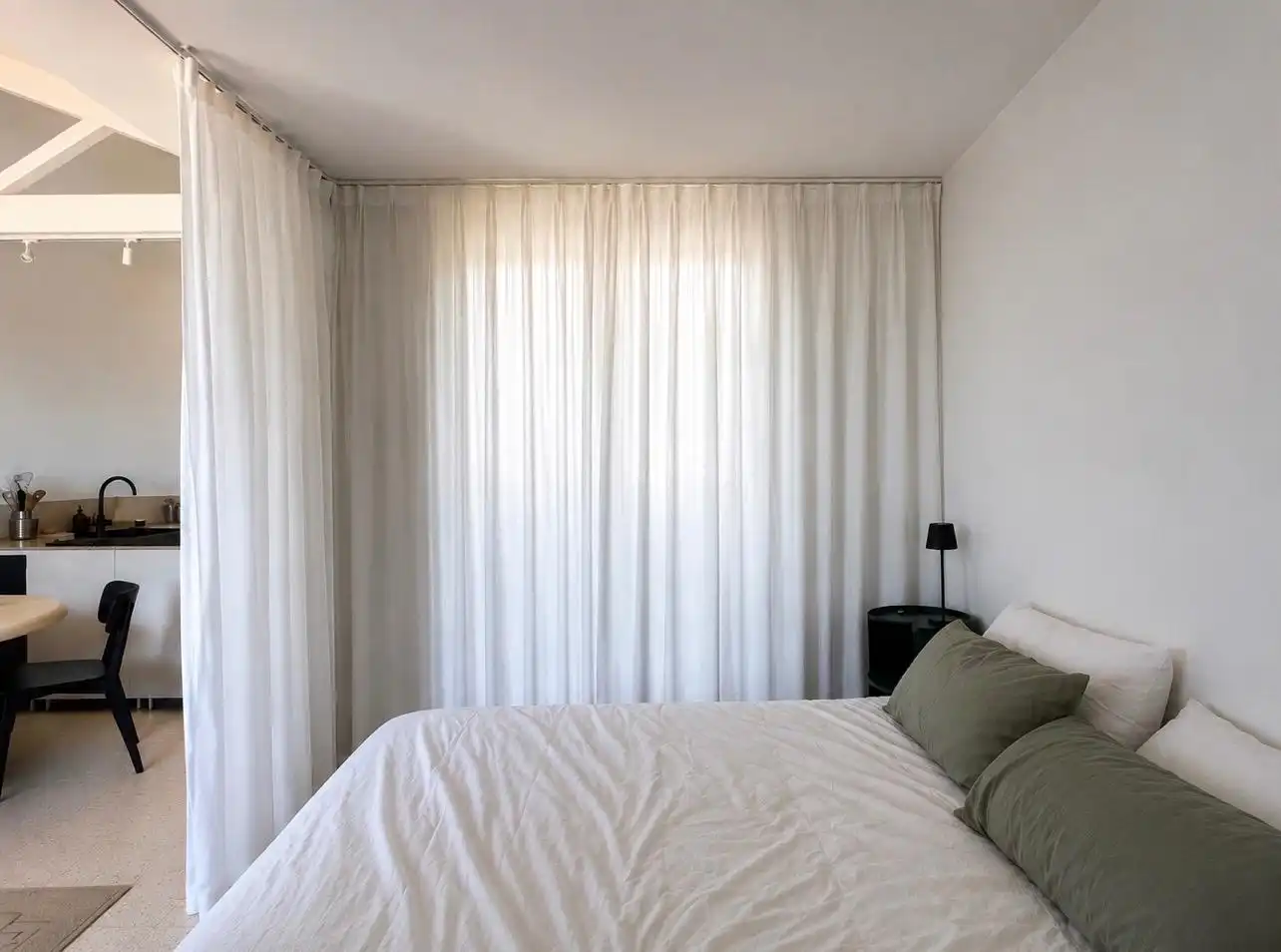Dormitori de Estudi en venda en Barcelona amb Aire condicionat i Moblat