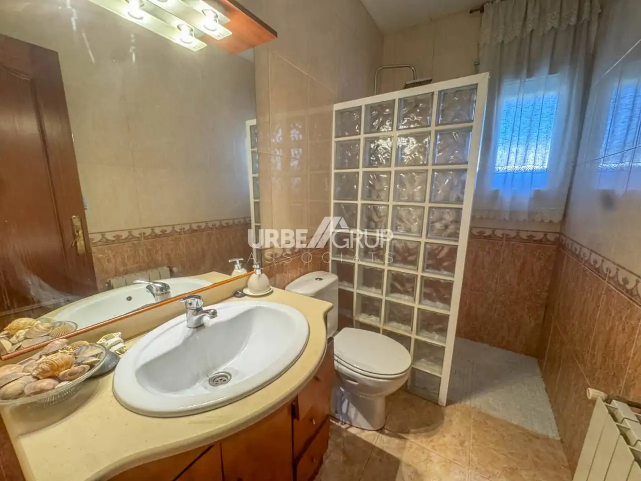 Badezimmer von Haus oder Chalet zum Verkauf in Sant Esteve Sesrovires mit Klimaanlage, Heizung und Terrasse