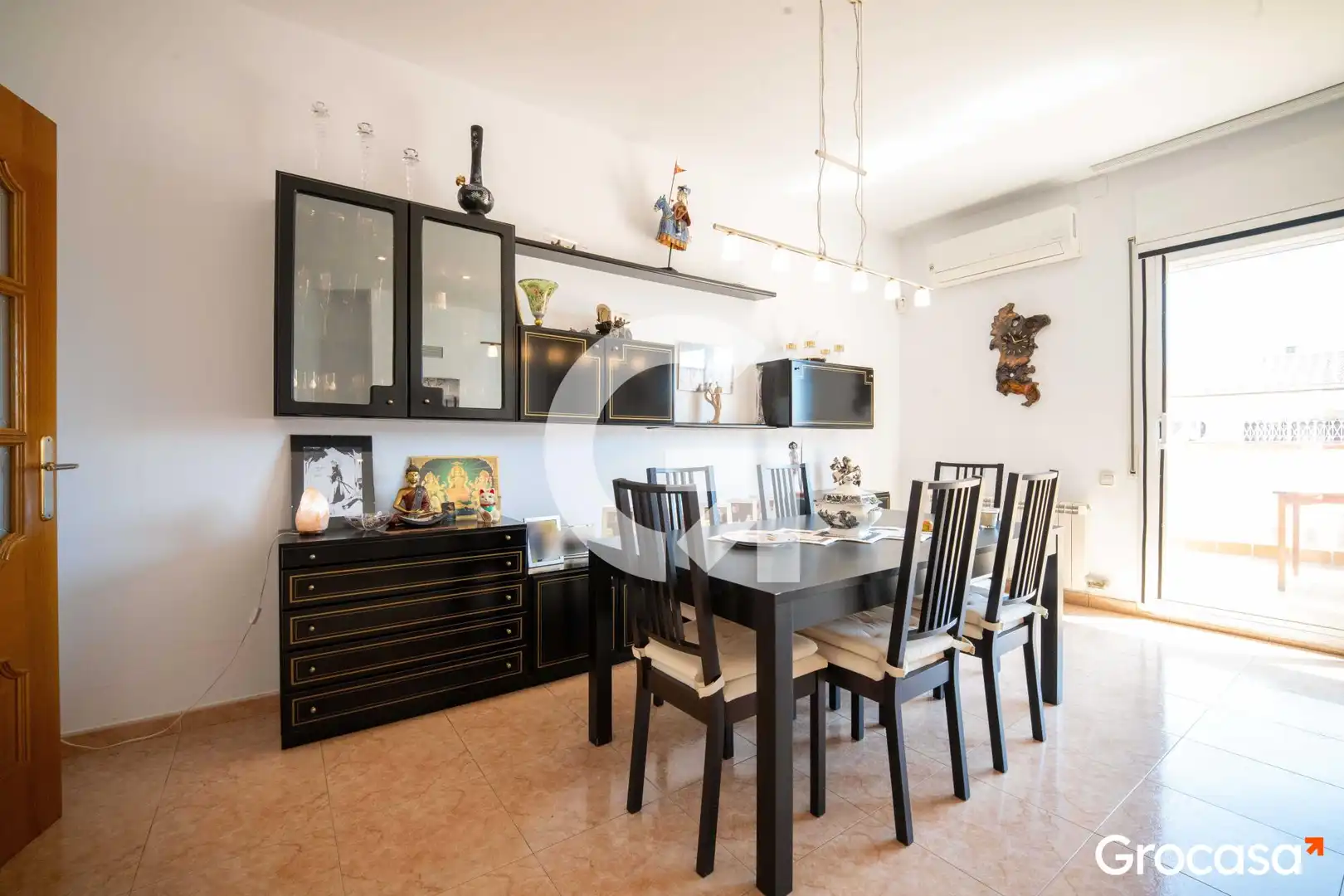 Comedor de Casa adosada en venta en Mataró con Aire acondicionado, Calefacción y Jardín privado