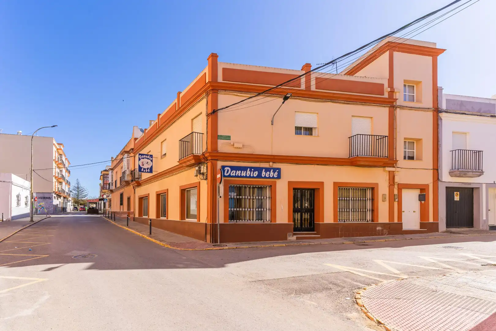 Exterior view of Detached homes for sale in Chiclana de la Frontera