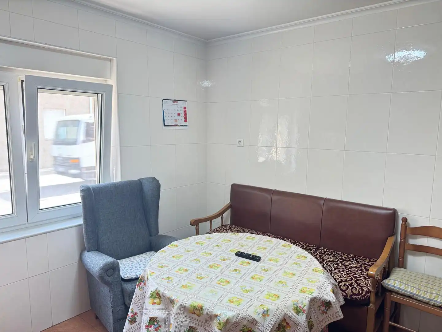 Menjador de Casa o xalet en venda en Urdiales del Páramo amb Calefacció, Traster i Internet