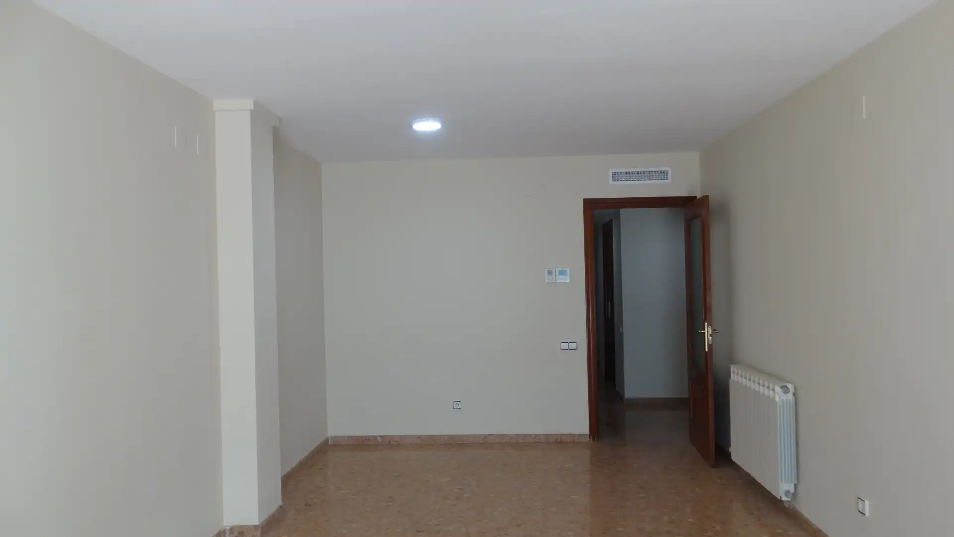 Wohnung zur Miete in Carrer Joan Fuster, Llevant