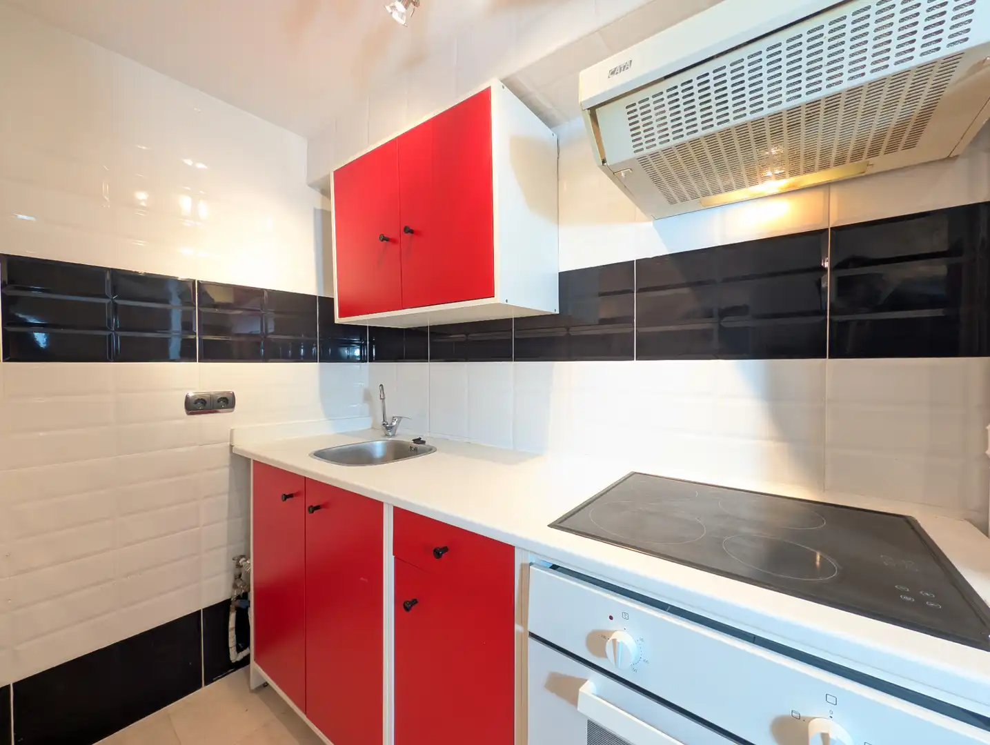 Cocina de Local en venta en Zaragoza con Aire acondicionado
