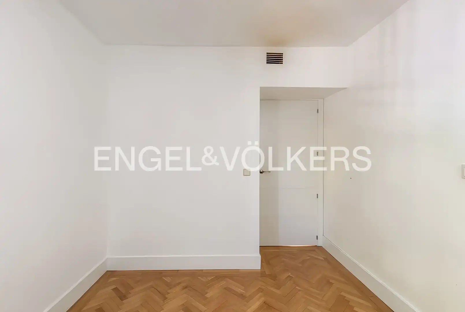 Wohnung zum Verkauf in Madrid mit Klimaanlage, Heizung und Parkett