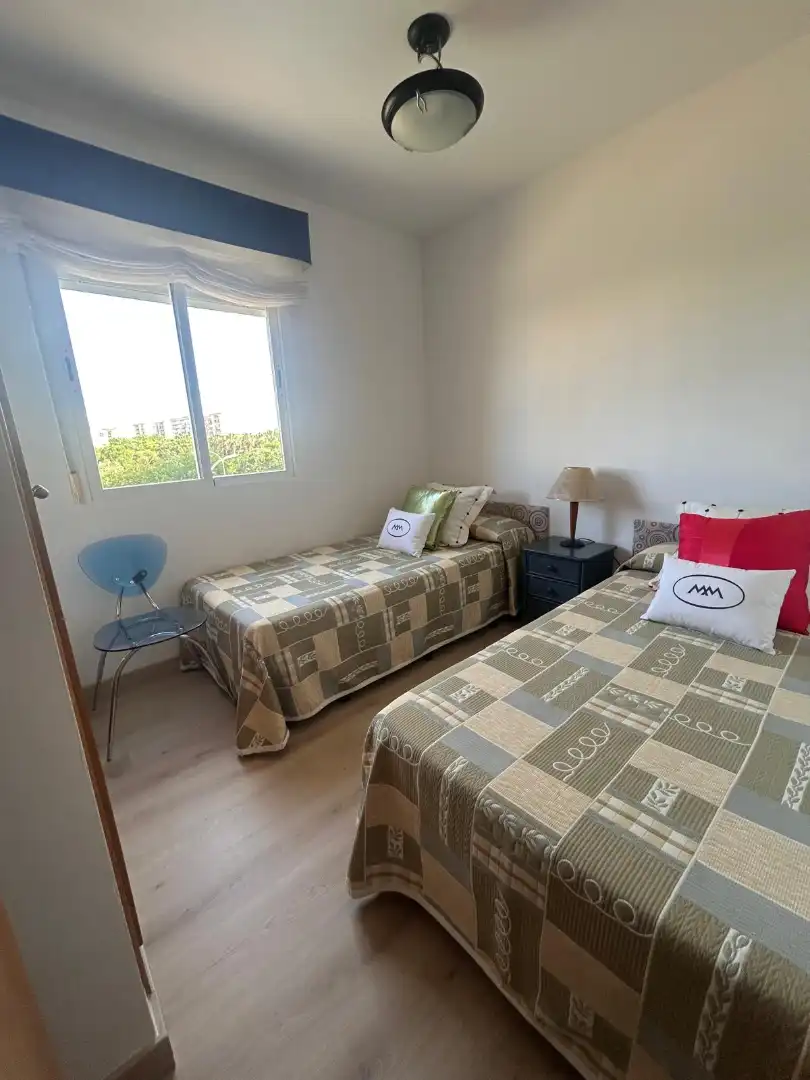 Habitación de Apartamento en venta en Gandia con Aire acondicionado, Amueblado y Piscina comunitaria