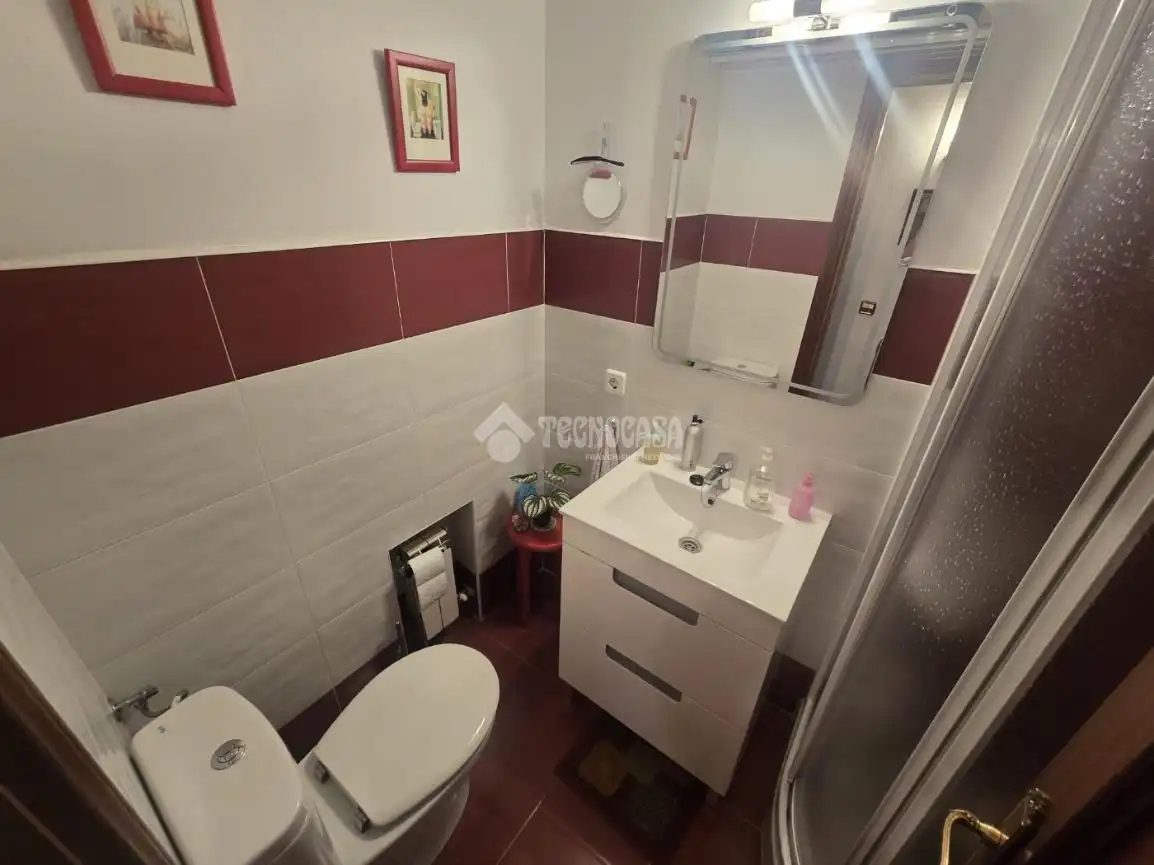 Baño de Piso en venta en Madrid con Calefacción, Parquet y Piscina comunitaria