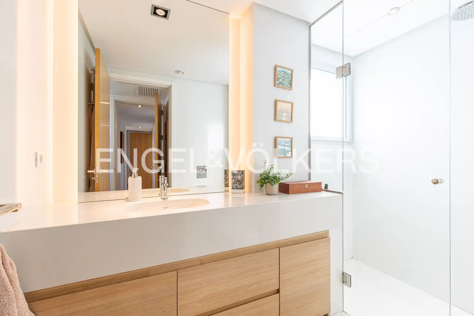 Bathroom of Attic for sale in Madrid  with Air Conditioner, Heating and Private garden