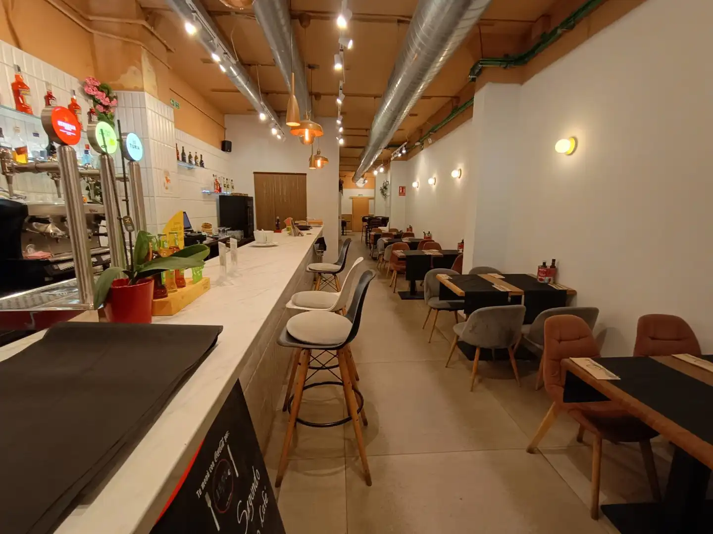 Business premises for transfer in Eixample, imagen 52