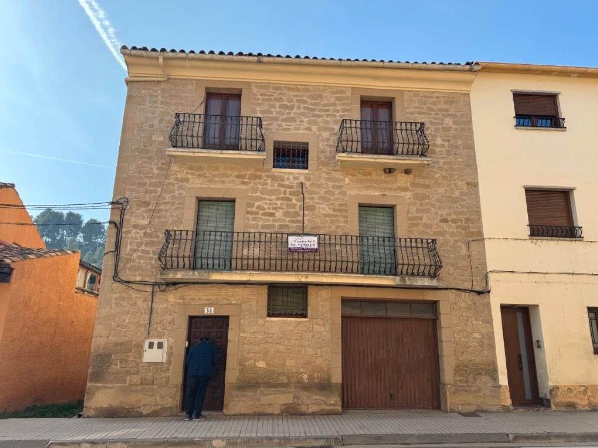 Exterior view of Single-family semi-detached for sale in Valdeltormo  with Private garden, Terrace and Storage room
