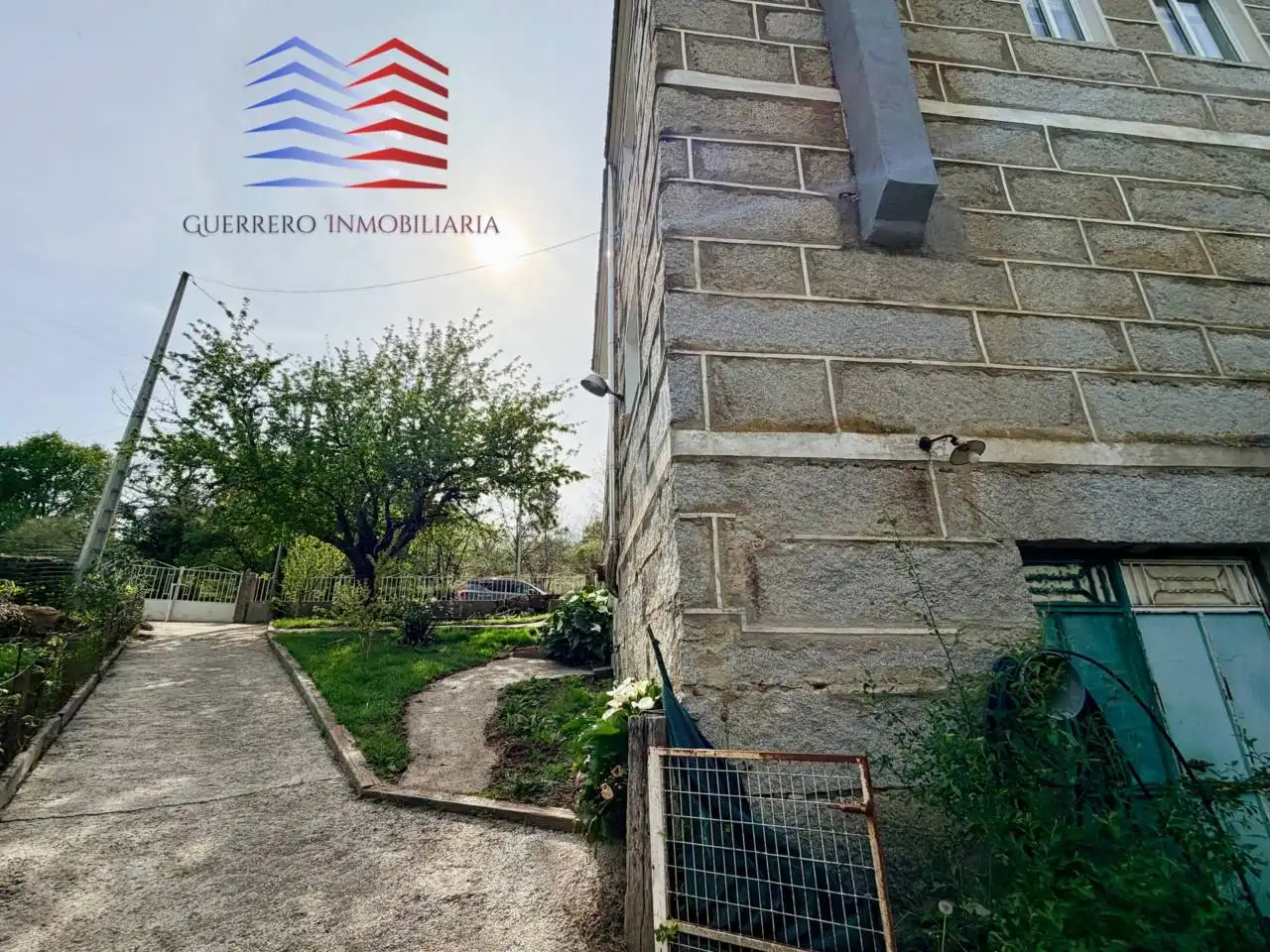Vista exterior de Casa o xalet de lloguer en San Cibrao das Viñas amb Calefacció, Terrassa i Moblat