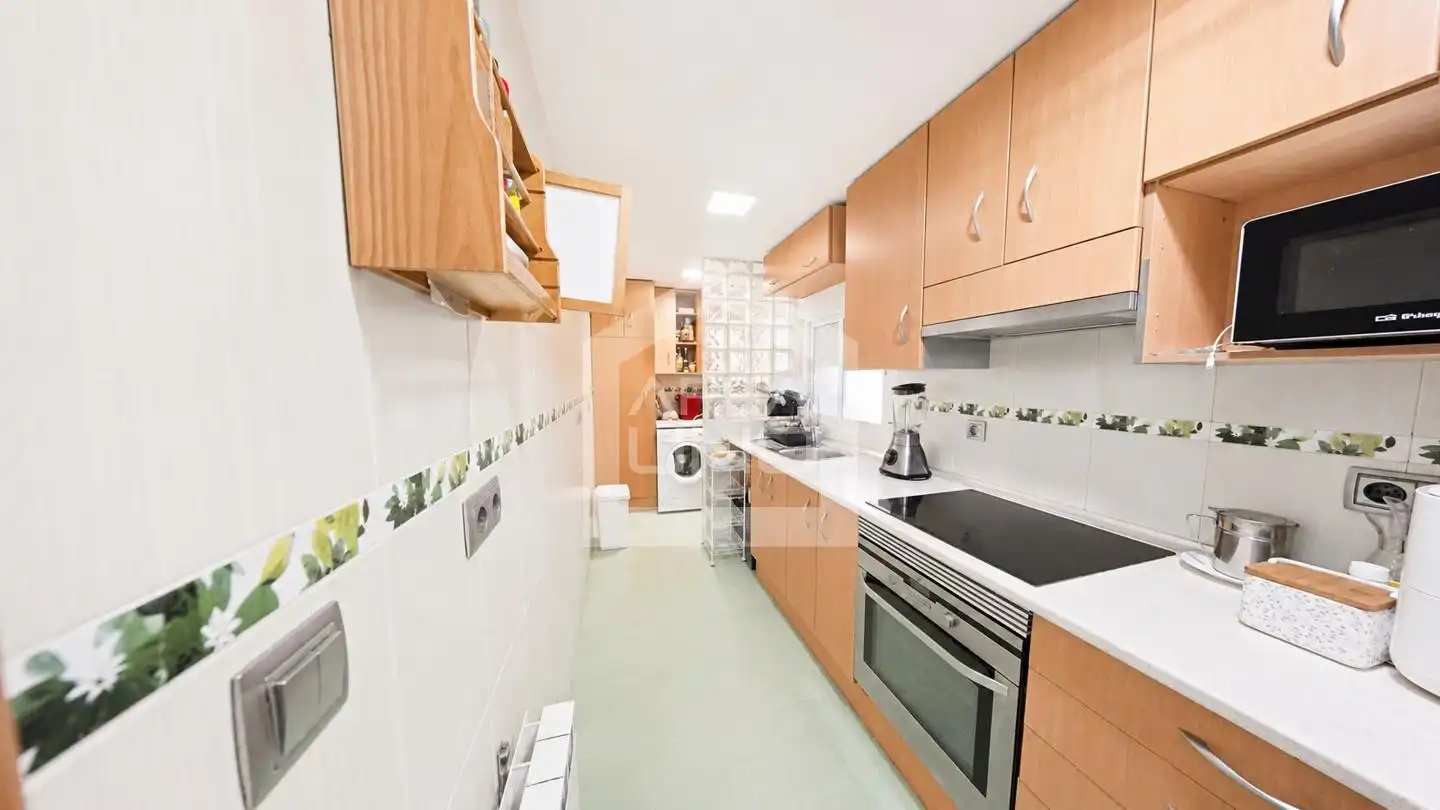 Kitchen of Flat for sale in Alcorcón  with Air Conditioner, Heating and Parquet flooring